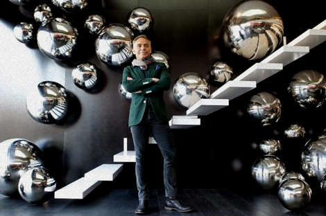 Joaquín Torres aportó una escalera a lo Anish Kapoor.