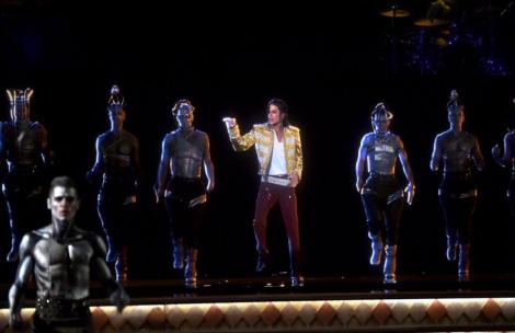 Holograma de Michael Jackson en plena coreo.